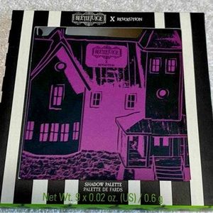 Makeup Revolution Beetlejuice House Shadow Palette 💚💜 Gorgeous Colors!!